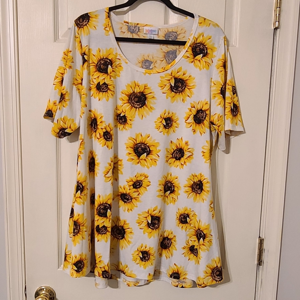 LuLaRoe Sunflower Print Perfect Short Sleeve Tee
